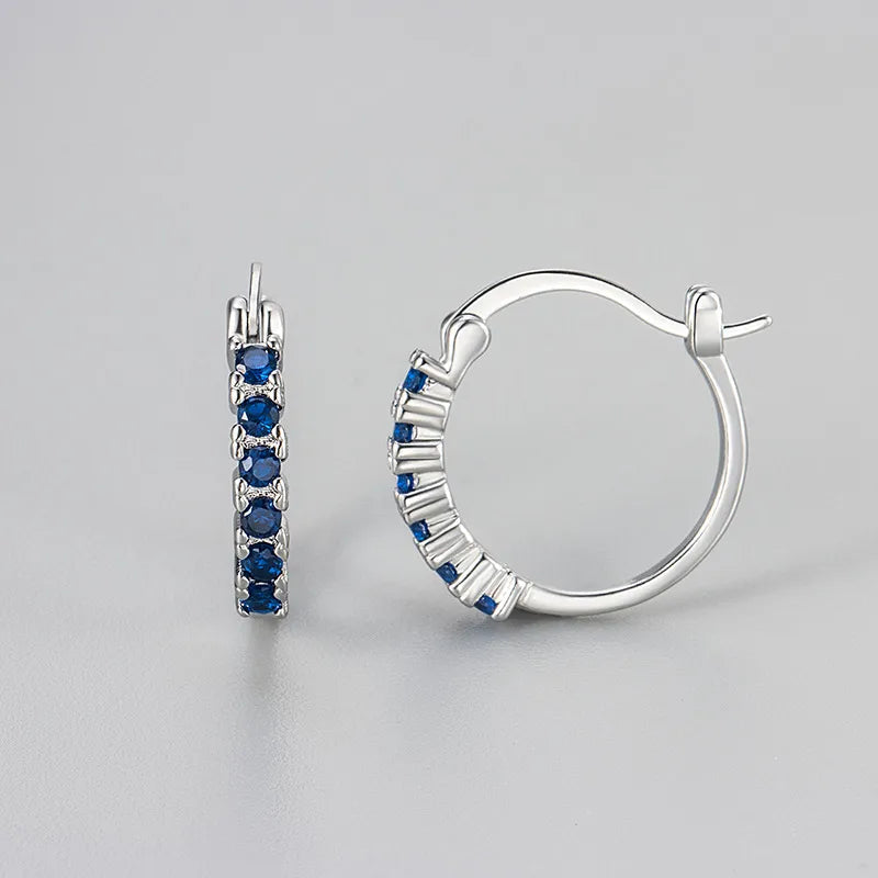 Créoles pavées bleu saphir en argent sterling 925 avec zircons scintillants