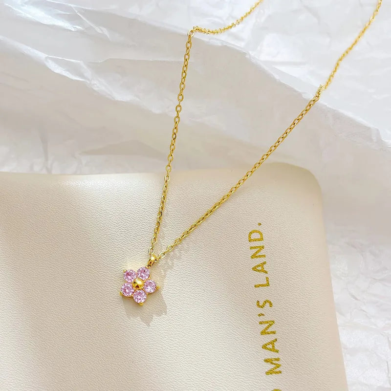 Collier à pendentif fleur cristal plaqué or, pierre rose et blanche
