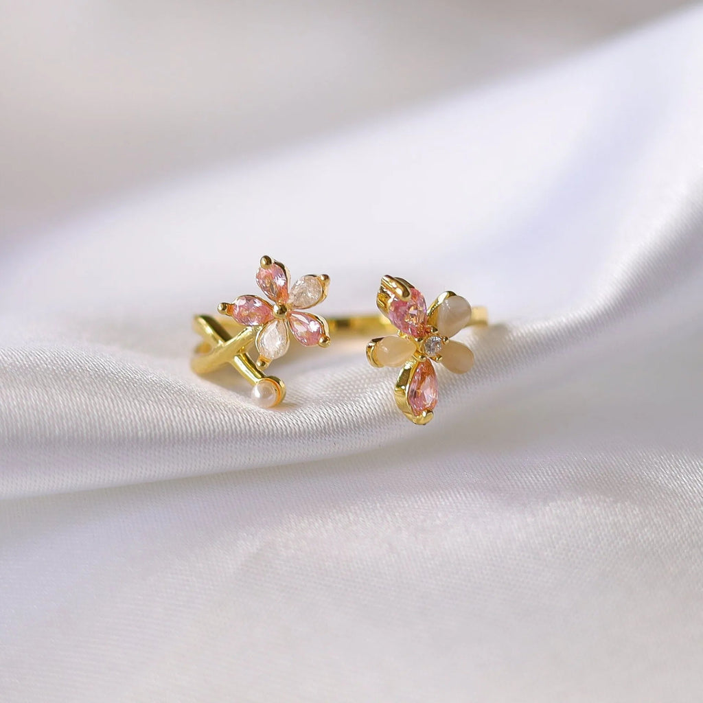 Bague ajustable plaquée or 18k à fleurs roses et perles blanches en zircons