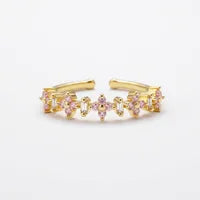 Bague réglable , ajustable plaqué or 18k ,  fleurs zircons roses et zircons baguettes blancs transparents style chic minimaliste - jewelry by kitana