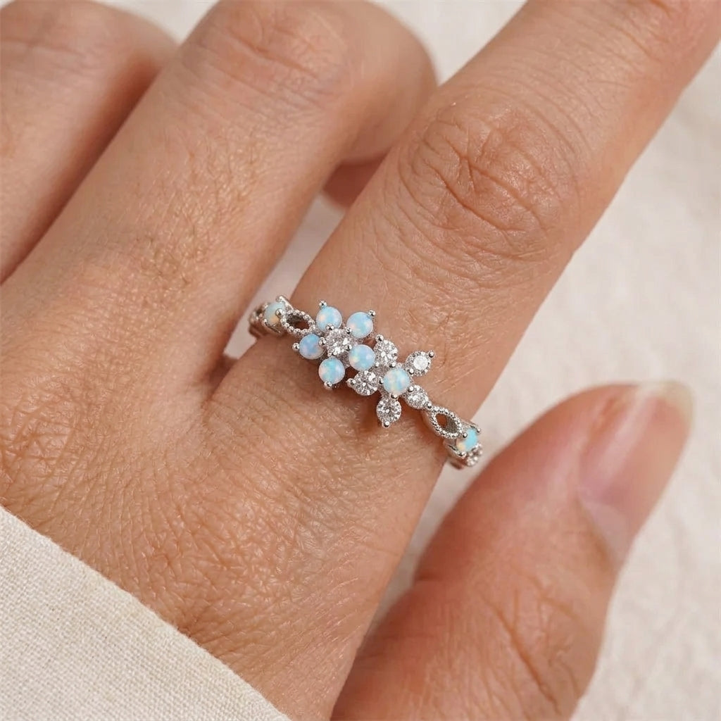 Bague Fleurs d'Opale ajustable argentée cristaux opalescents — Jewelry by Kitana
