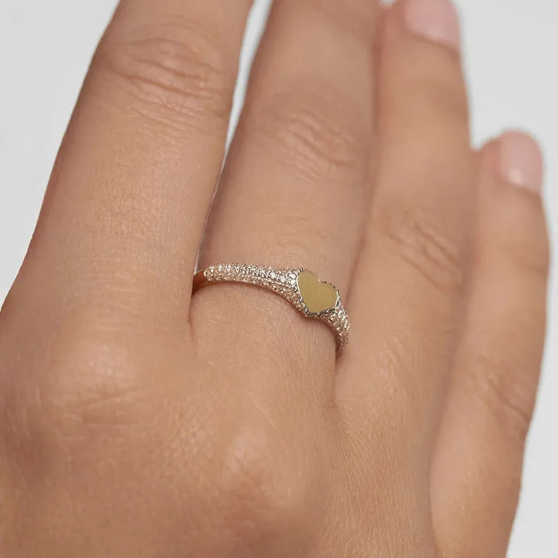 Bague chevalière Jewelry by Kitana en argent 925 plaqué or avec cœur poli et pavage d'oxydes de zirconium
