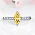 Bague solitaire en argent 925 avec zircon jaune taille marquise et anneau pavé de zircons blancs
jewelry by kitana 