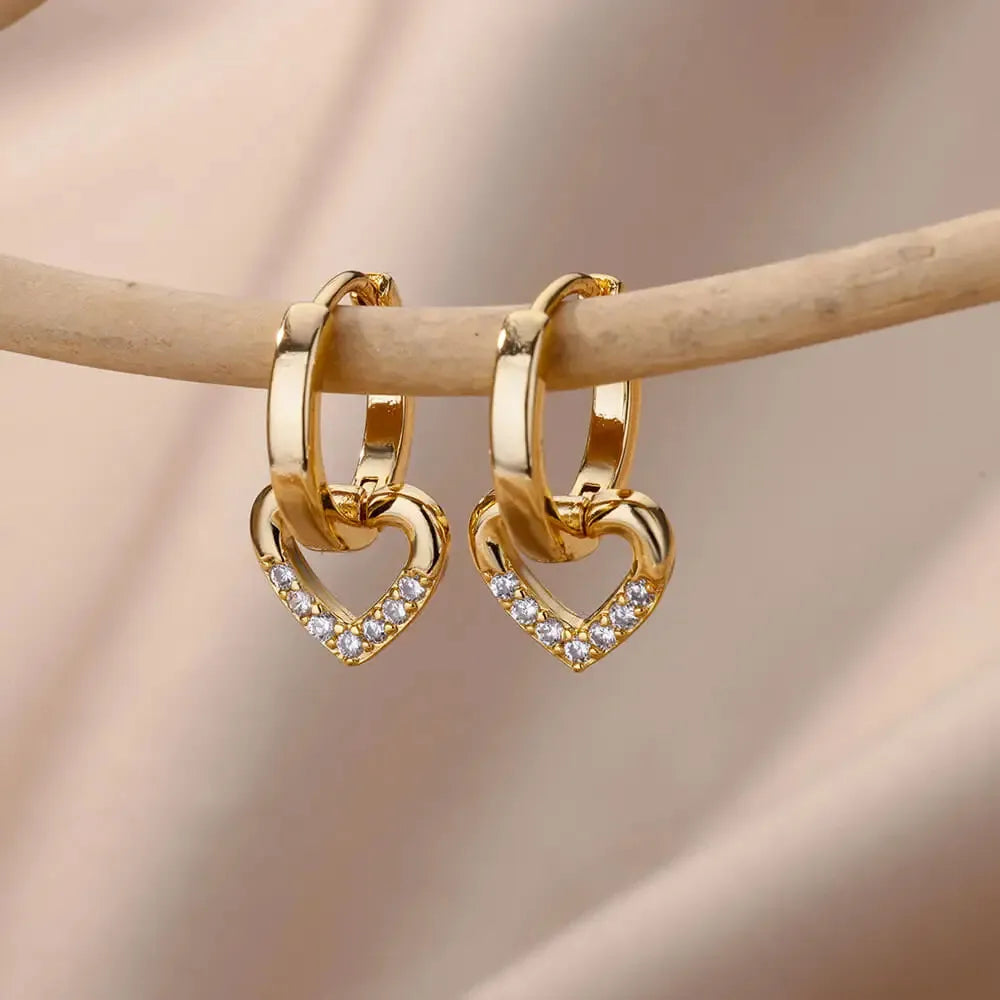 Créoles pendantes cœur ajouré pavé de zircons blancs plaquées or 18k — Jewelry by Kitana