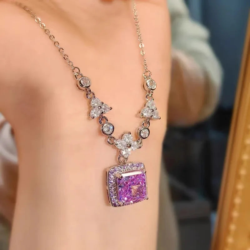 Collier pendentif carré halo zircons violets lilas chaîne ornée acier inoxydable argenté – Jewelry by Kitana
