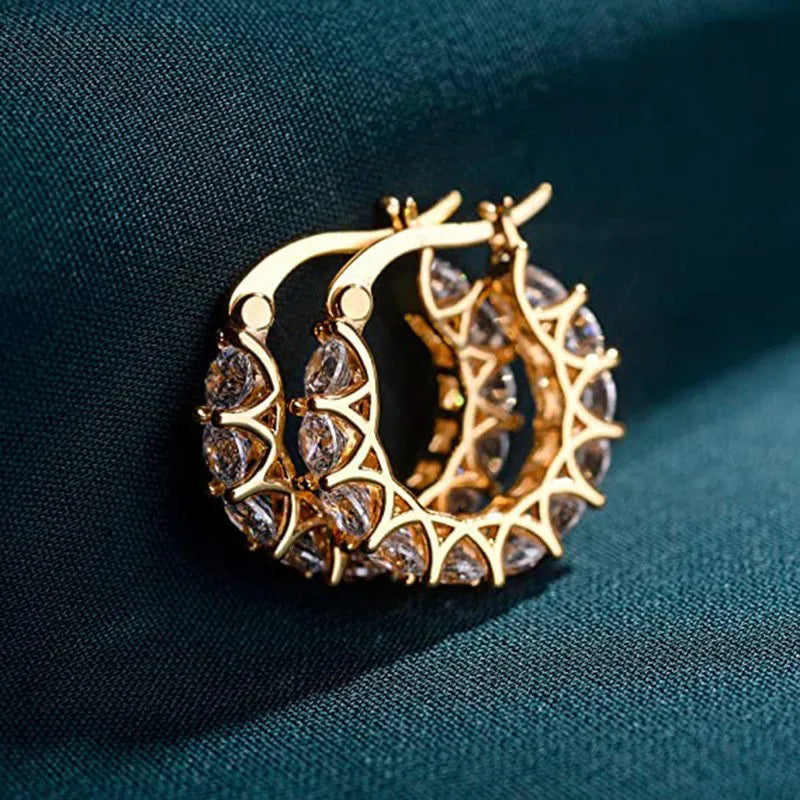 Créoles huggies dorées zircons ronds sertis griffe — Jewelry by Kitana

